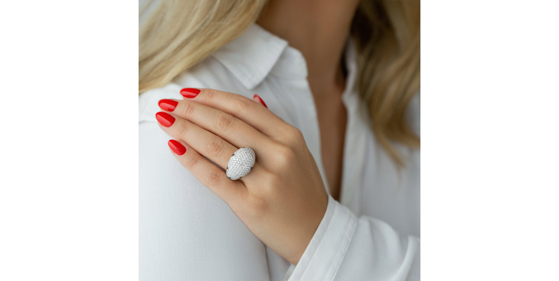 Prsten s černými a bílými diamanty Saleya