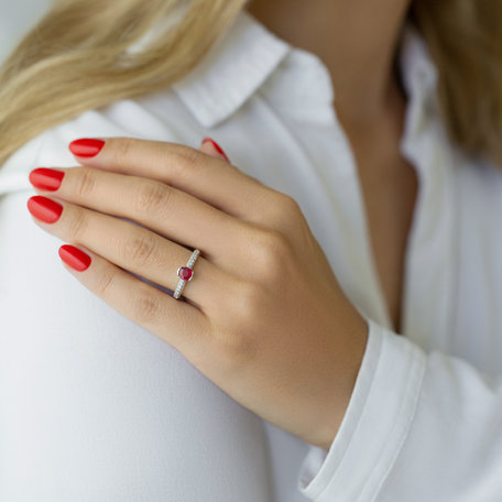Prsten s safírem a diamanty Louise