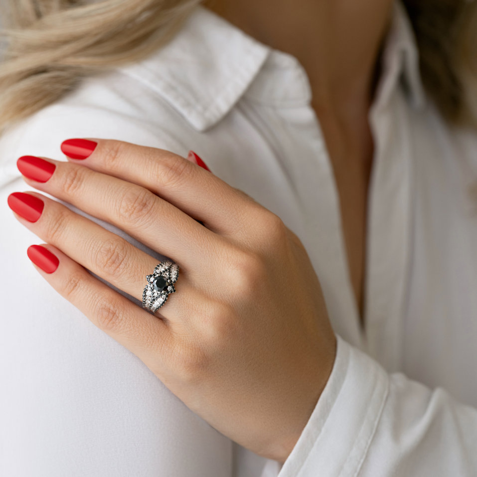 Prsten s bílými a černými diamanty Astrid