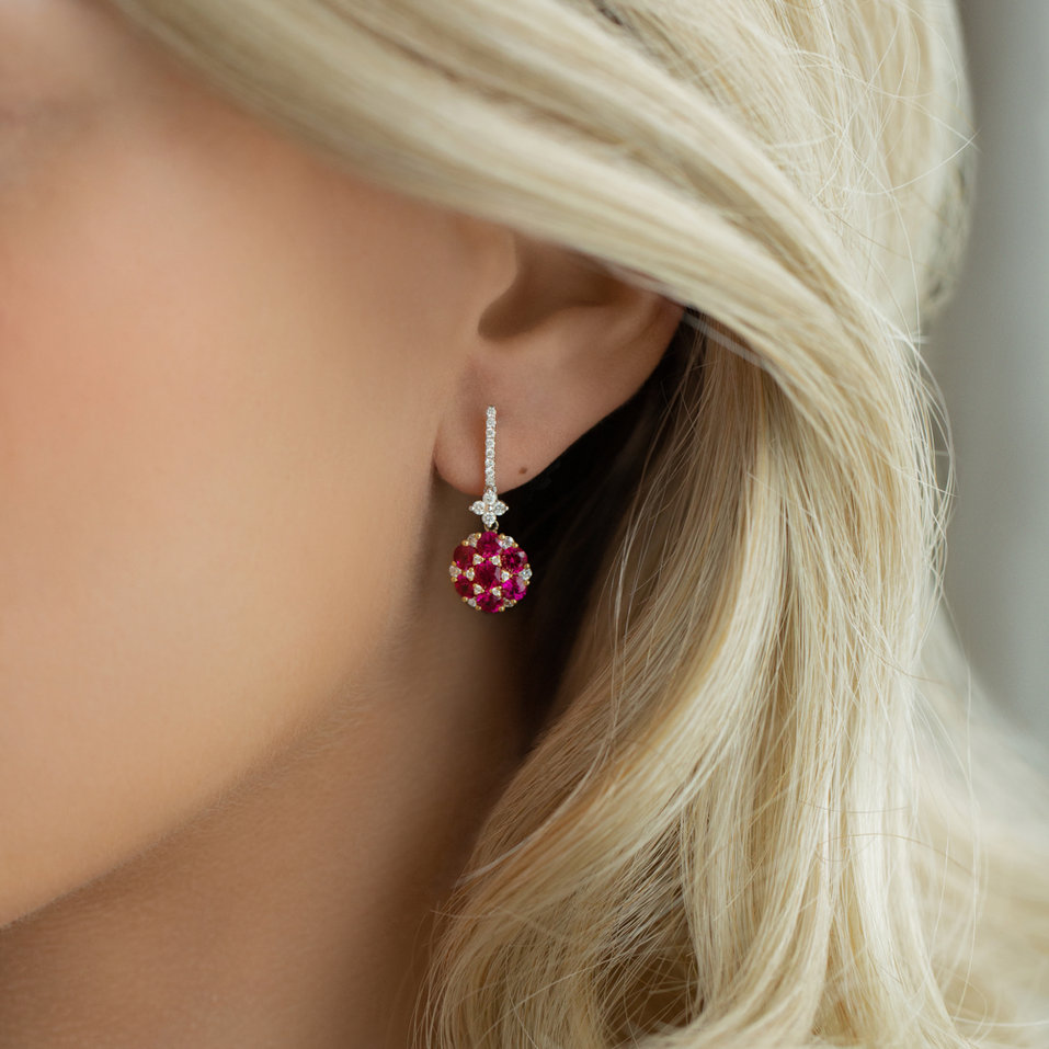 Náušnice s diamanty a rubíny Latonya