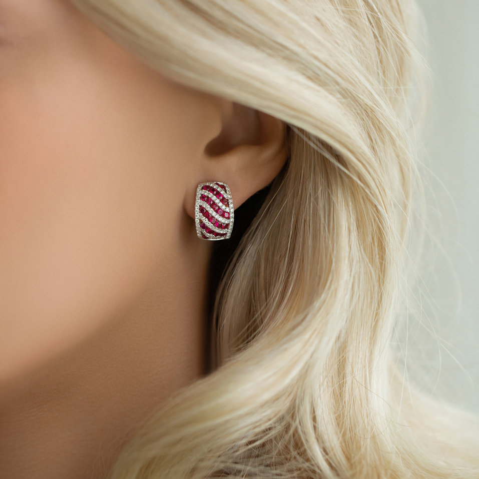 Náušnice s diamanty a rubíny Cassia