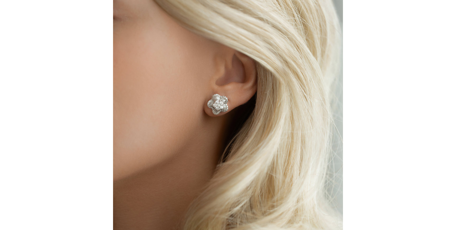 Náušnice s diamanty Famous Signature