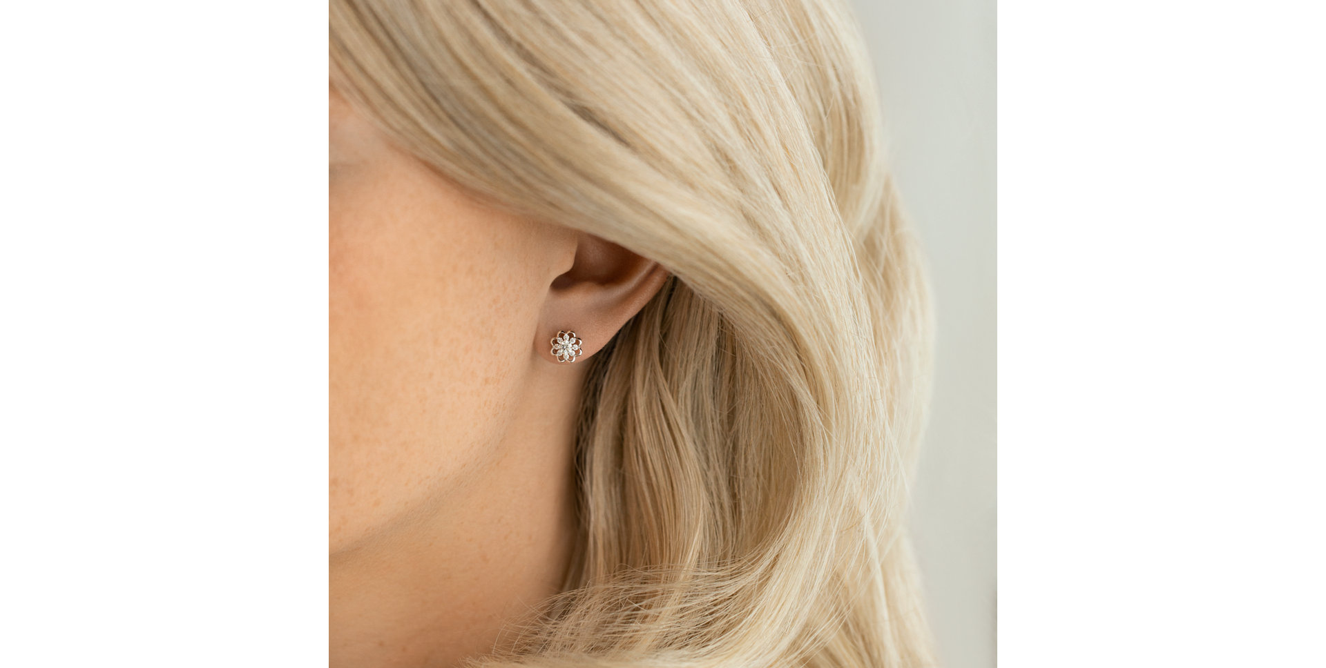 Náušnice s diamanty Briliance of Bloom