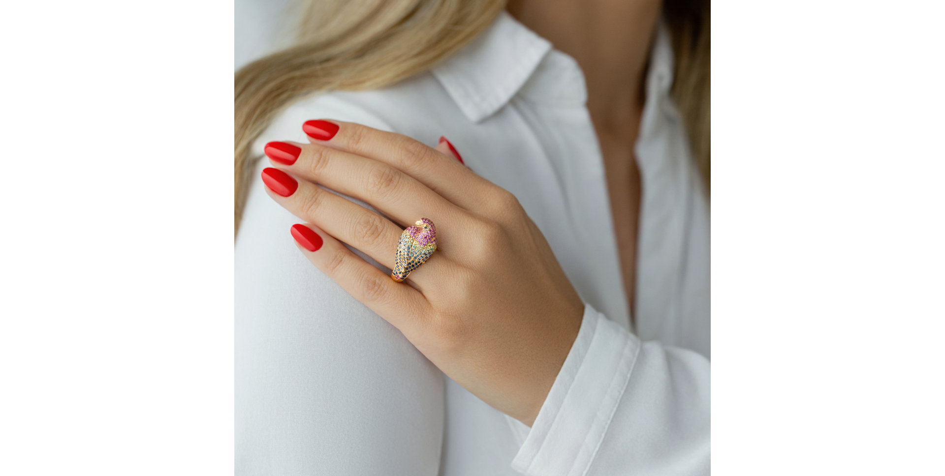 Prsten s diamanty, safírem a granátem Exotic Parrot