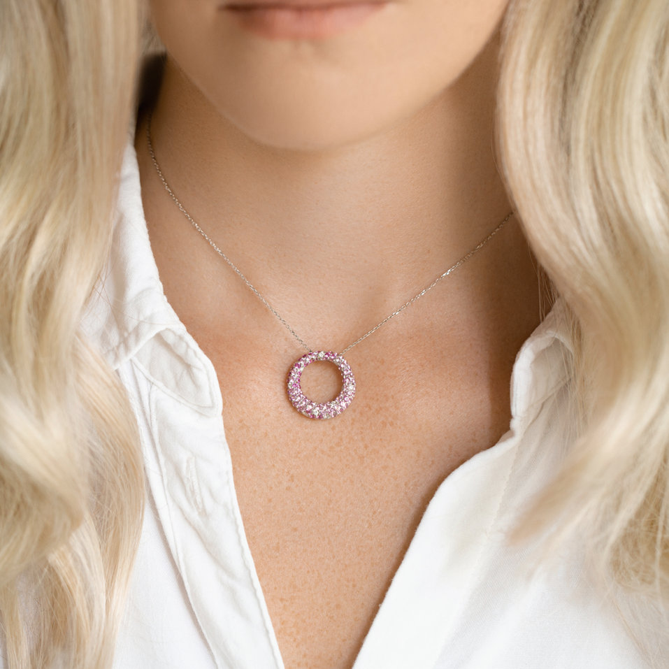 Přívěs s diamanty a safíry Circle of Surprise