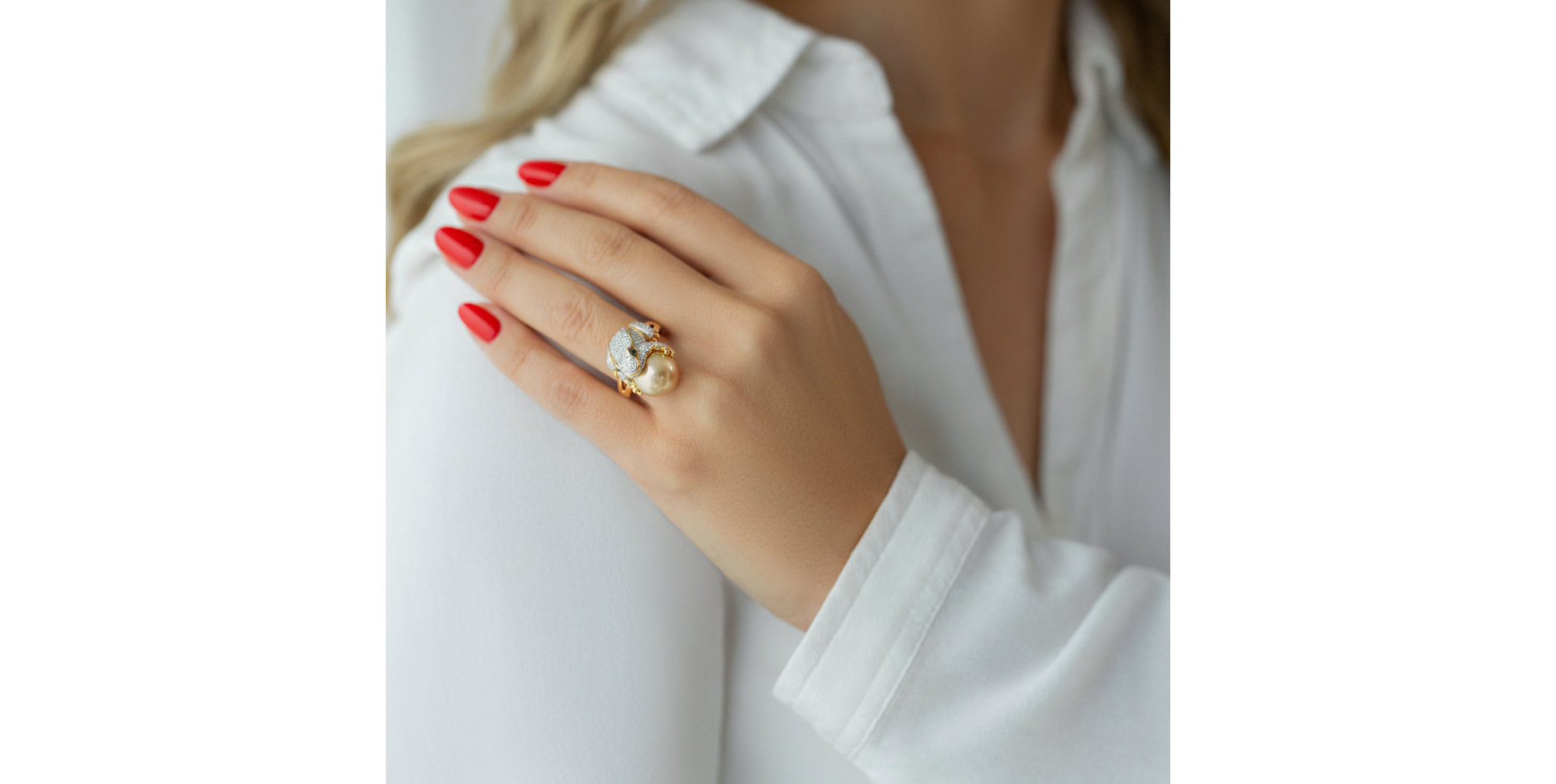 Prsten s perlou, diamanty a granáty The Frog Prince