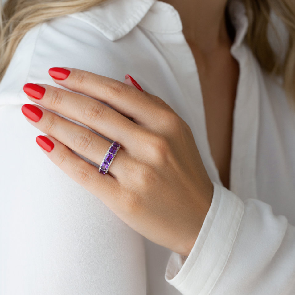 Prsten s diamanty a ametysty Féroce