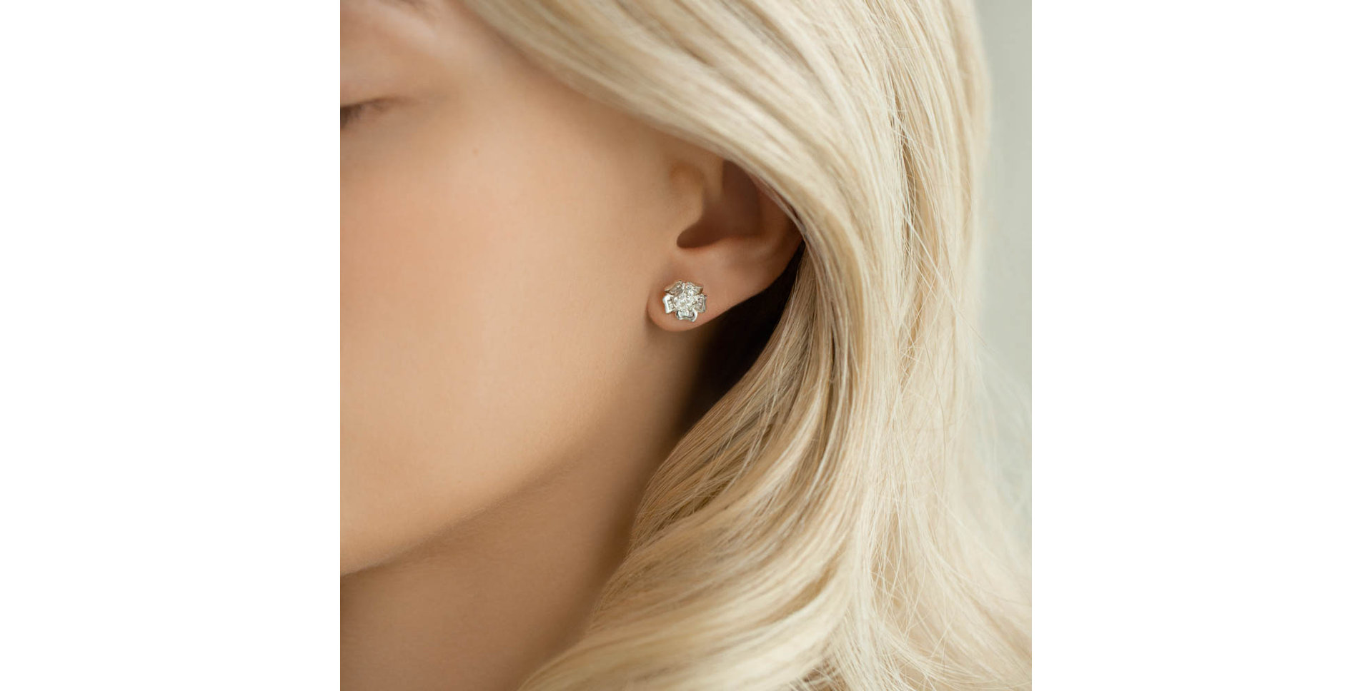 Náušnice s diamanty Shiny Rose Flowers