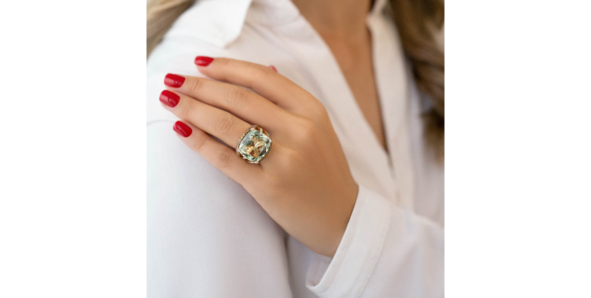 Prsten s ametystem, bílými, hnědými diamanty a safíry Renaissance