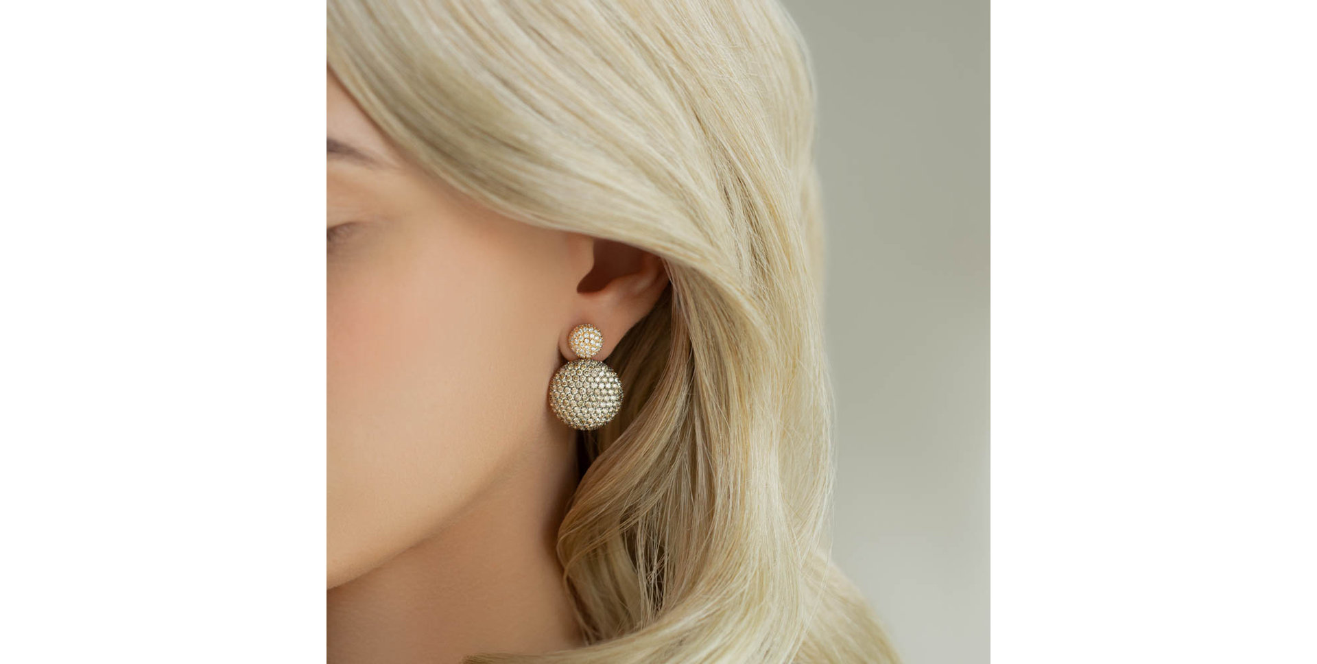 Náušnice s bílými a hnědými diamanty Graceful Ladyship