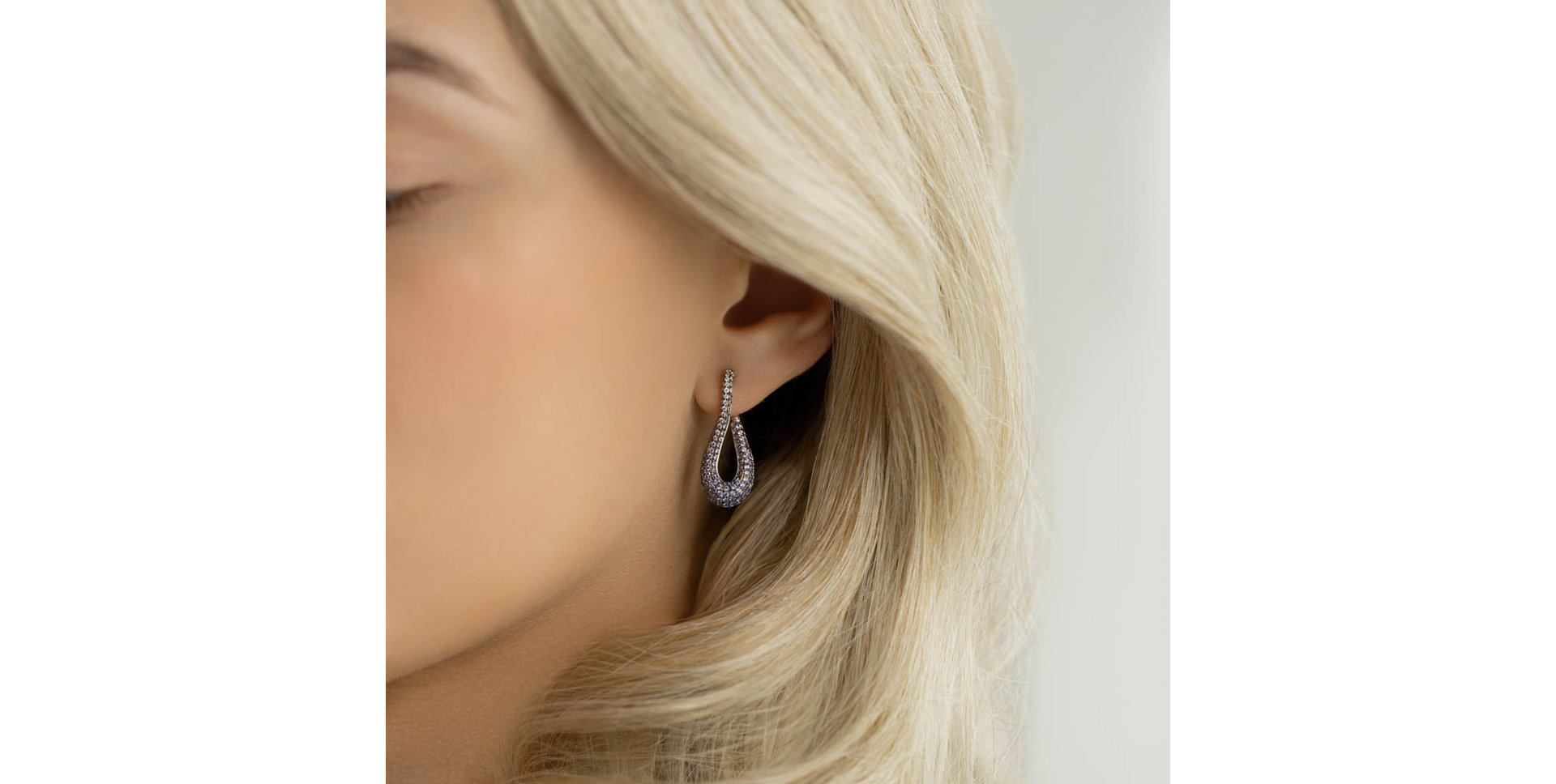 Náušnice s diamanty a safíry Bettye