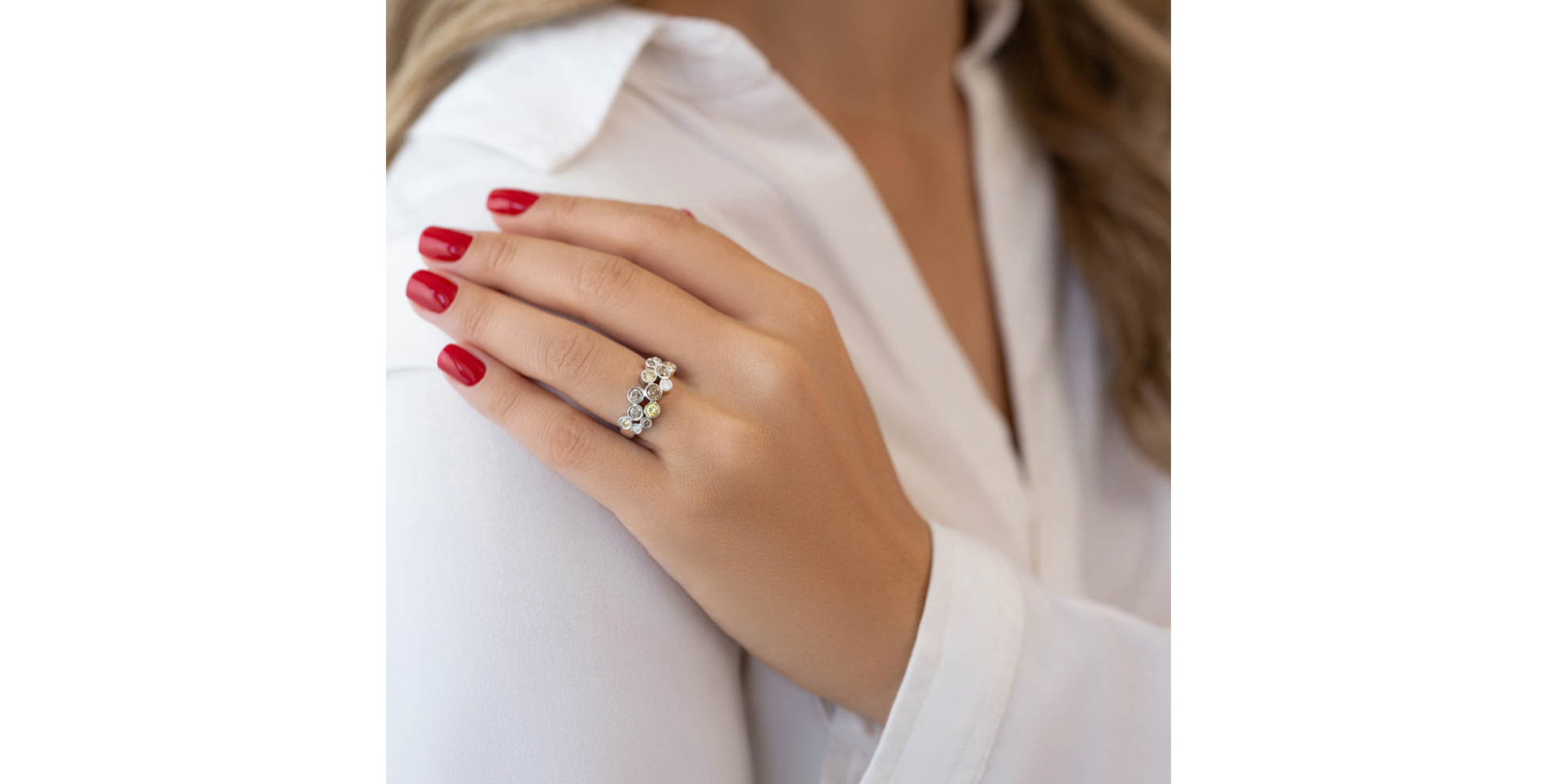 Prsten s hnědými, žlutými a bílými diamanty Oriana