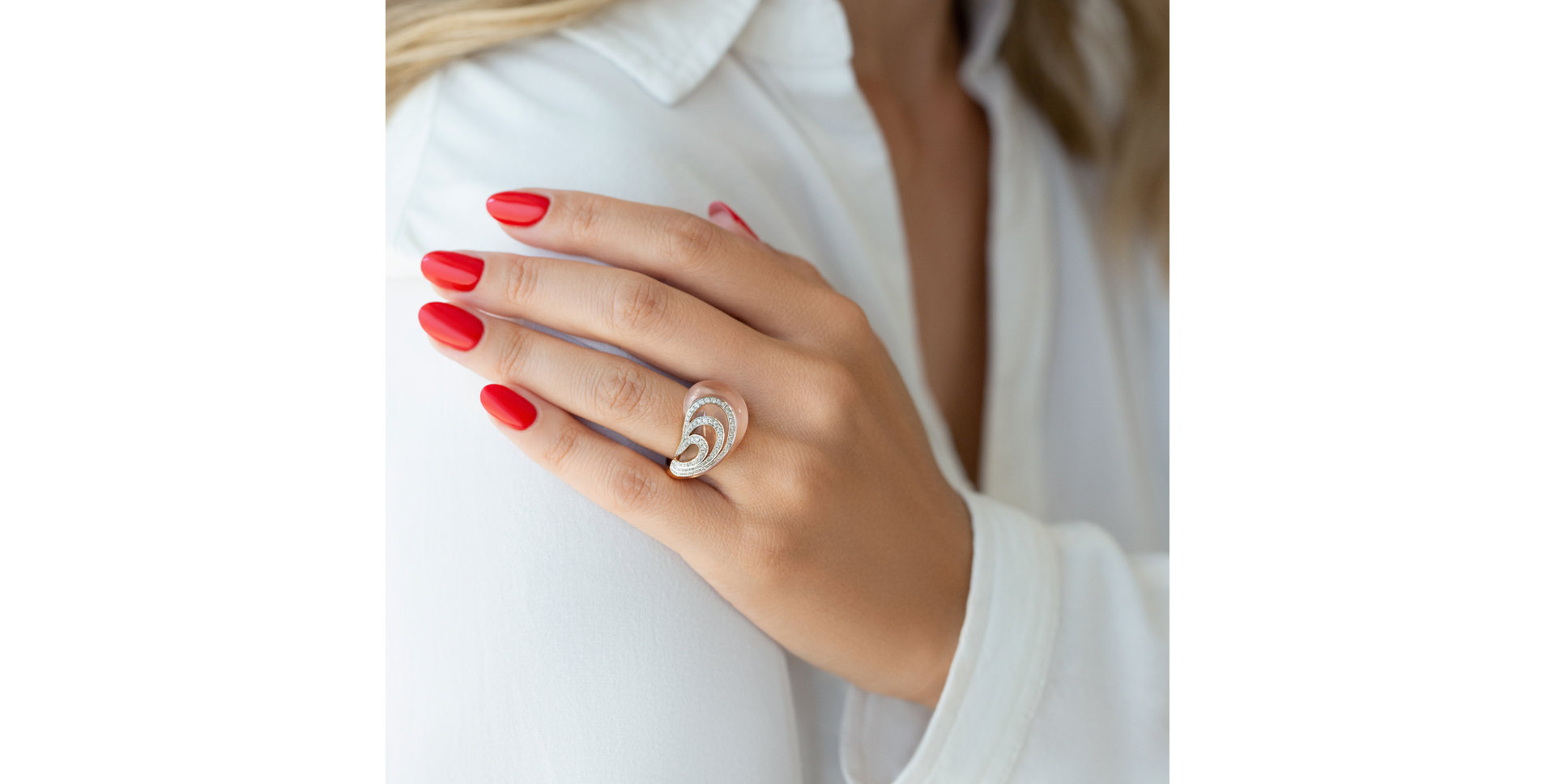 Prsten s růženínem a diamanty Touch of Romance