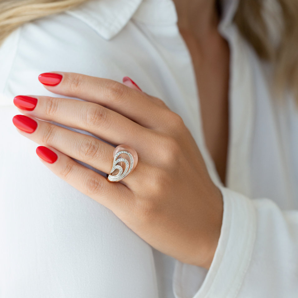 Prsten s růženínem a diamanty Touch of Romance