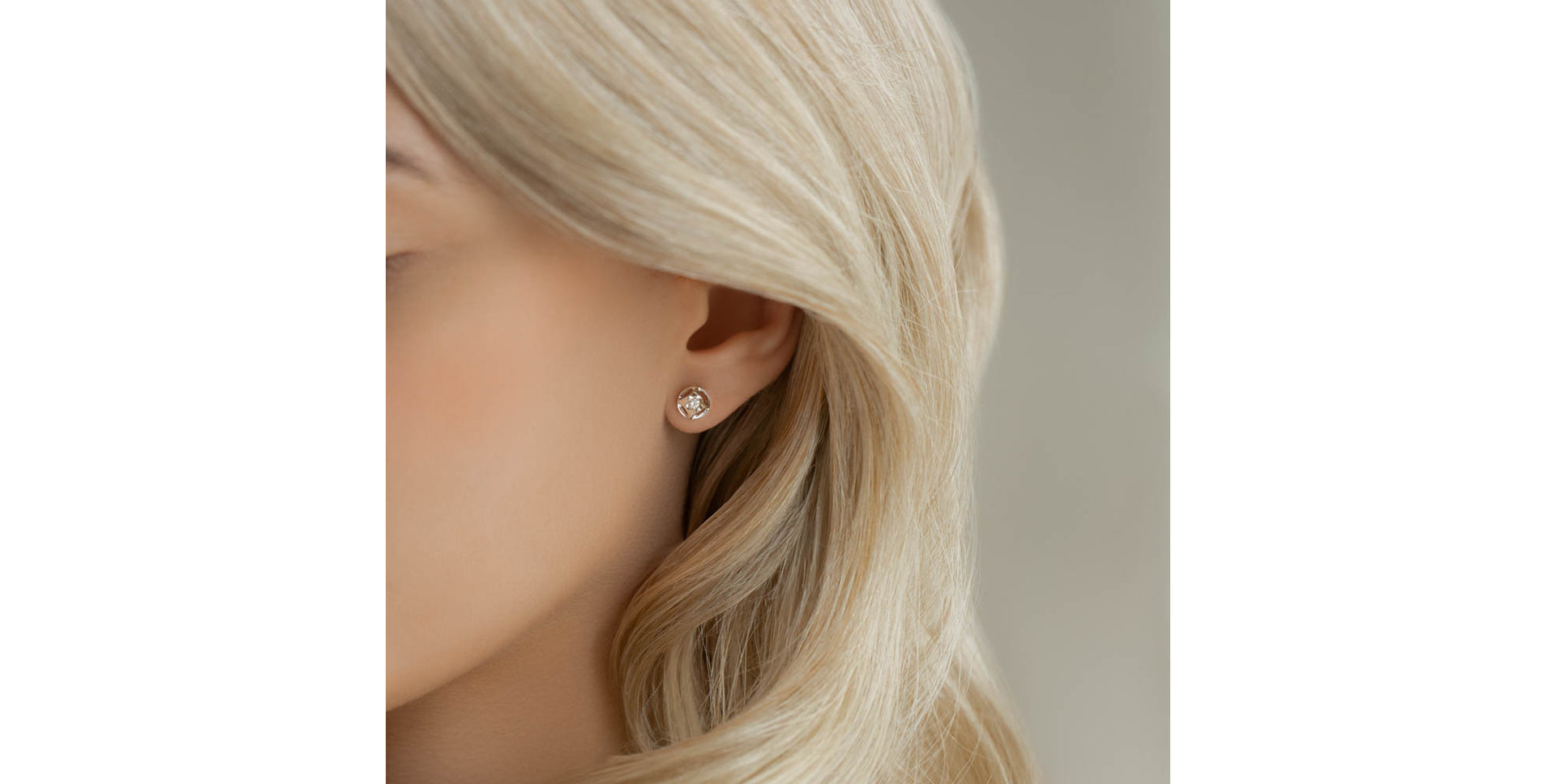 Náušnice s diamantem Winning Cup