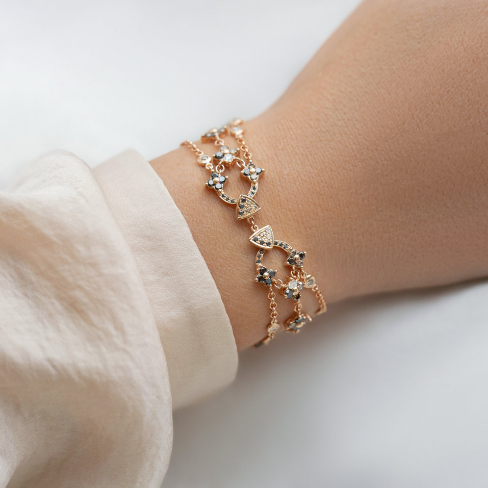 Náramek s bílými, hnědými a černými diamanty Gold Symphony