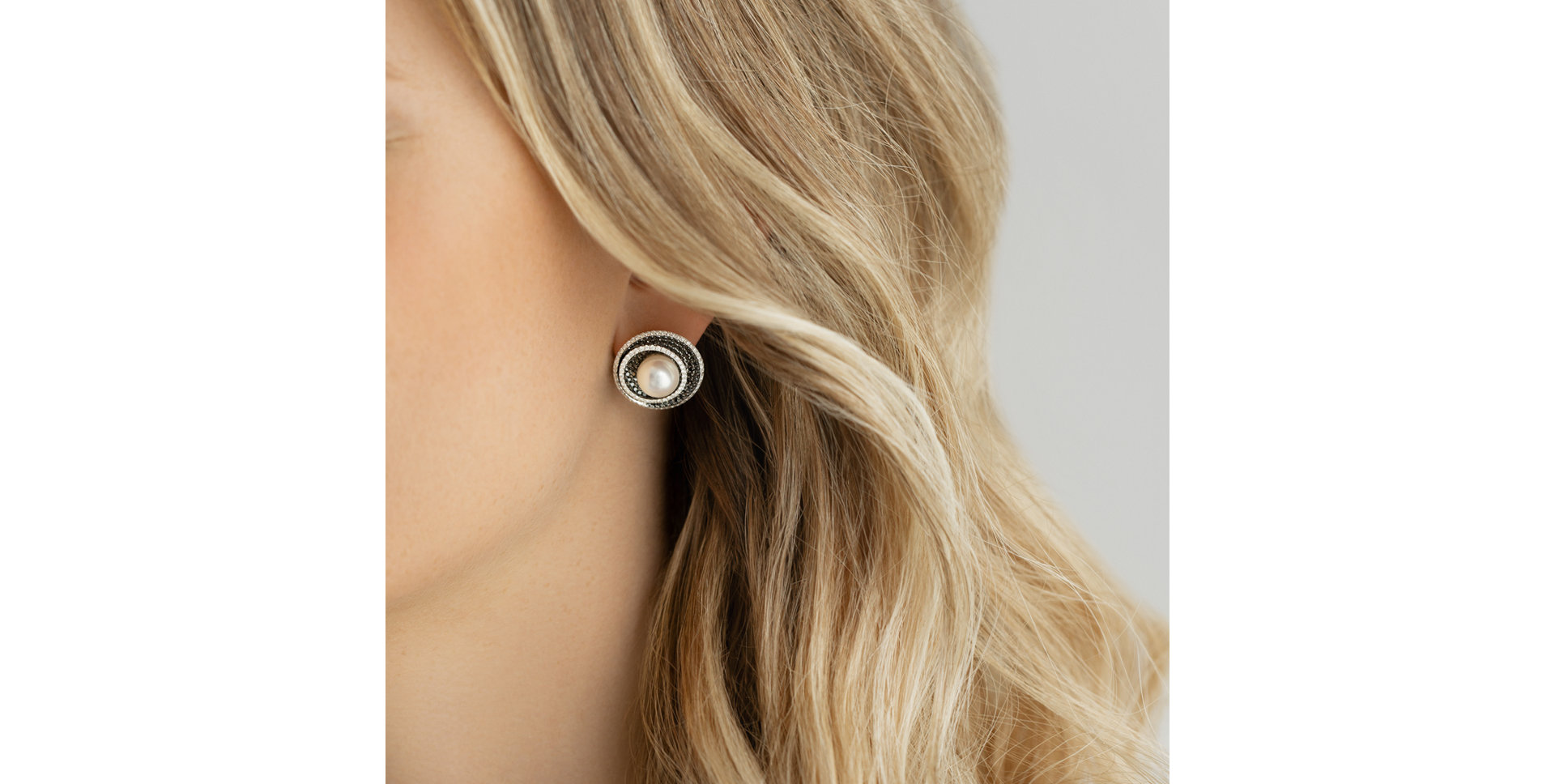 Náušnice s černými a bílými diamanty a perlou Anapos Dream