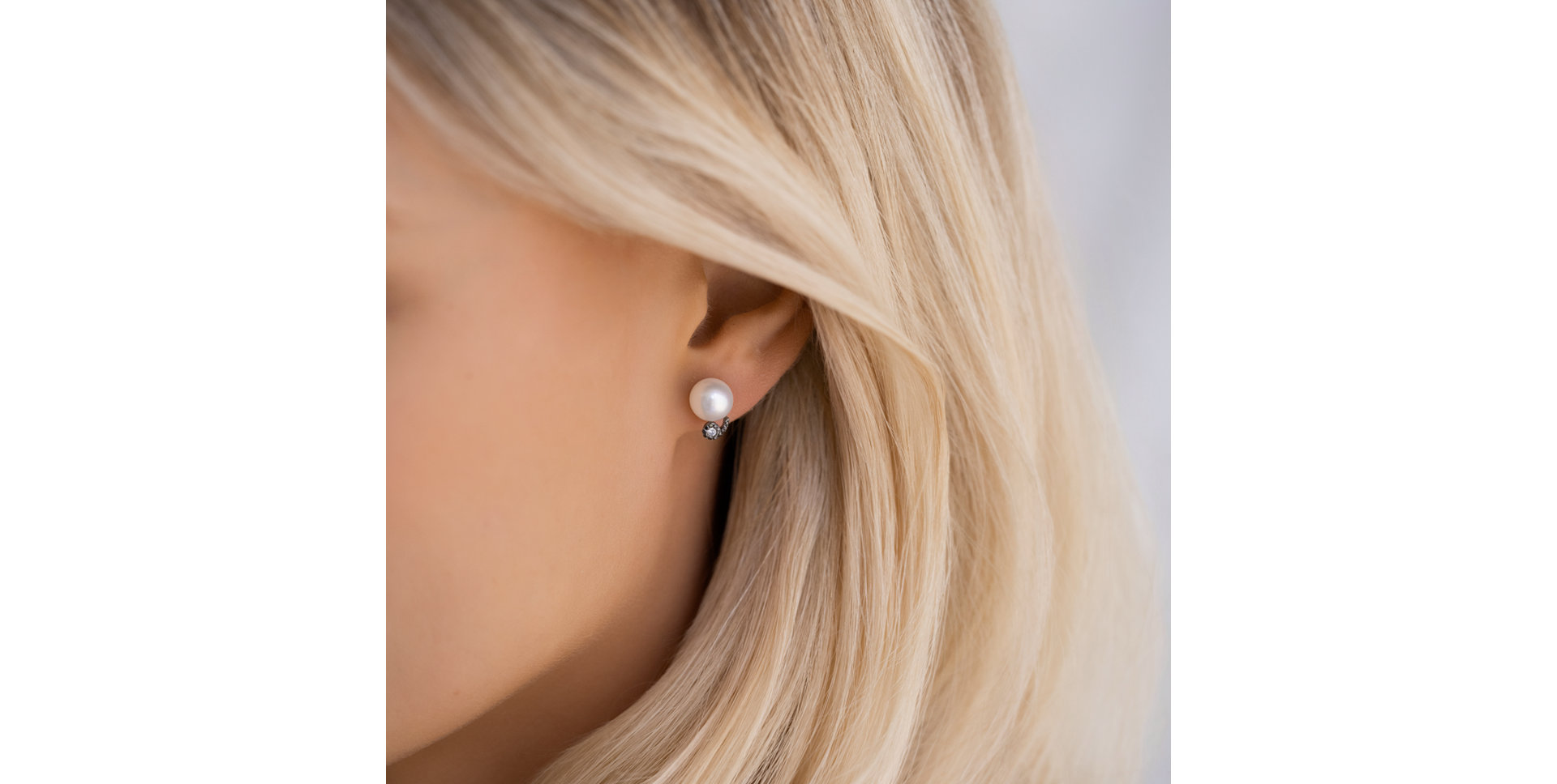 Náušnice s diamanty a perlou Mariselle