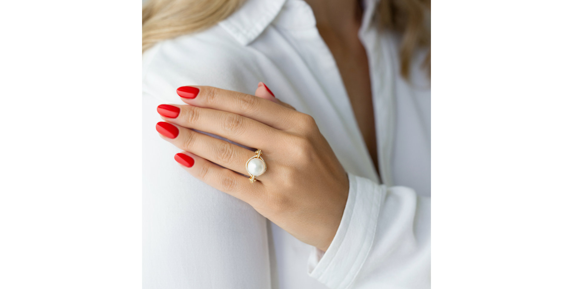 Prsten s perlou a diamanty Madame Tusaud