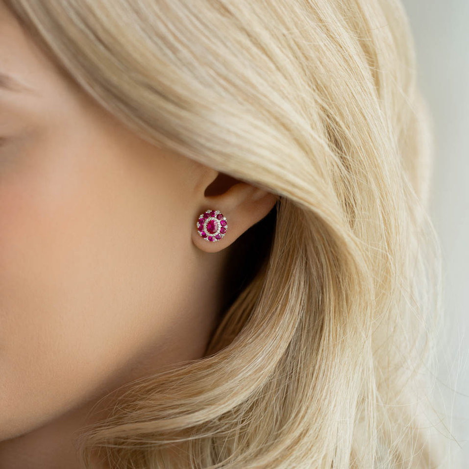 Náušnice s diamanty a rubíny Lovely Twist