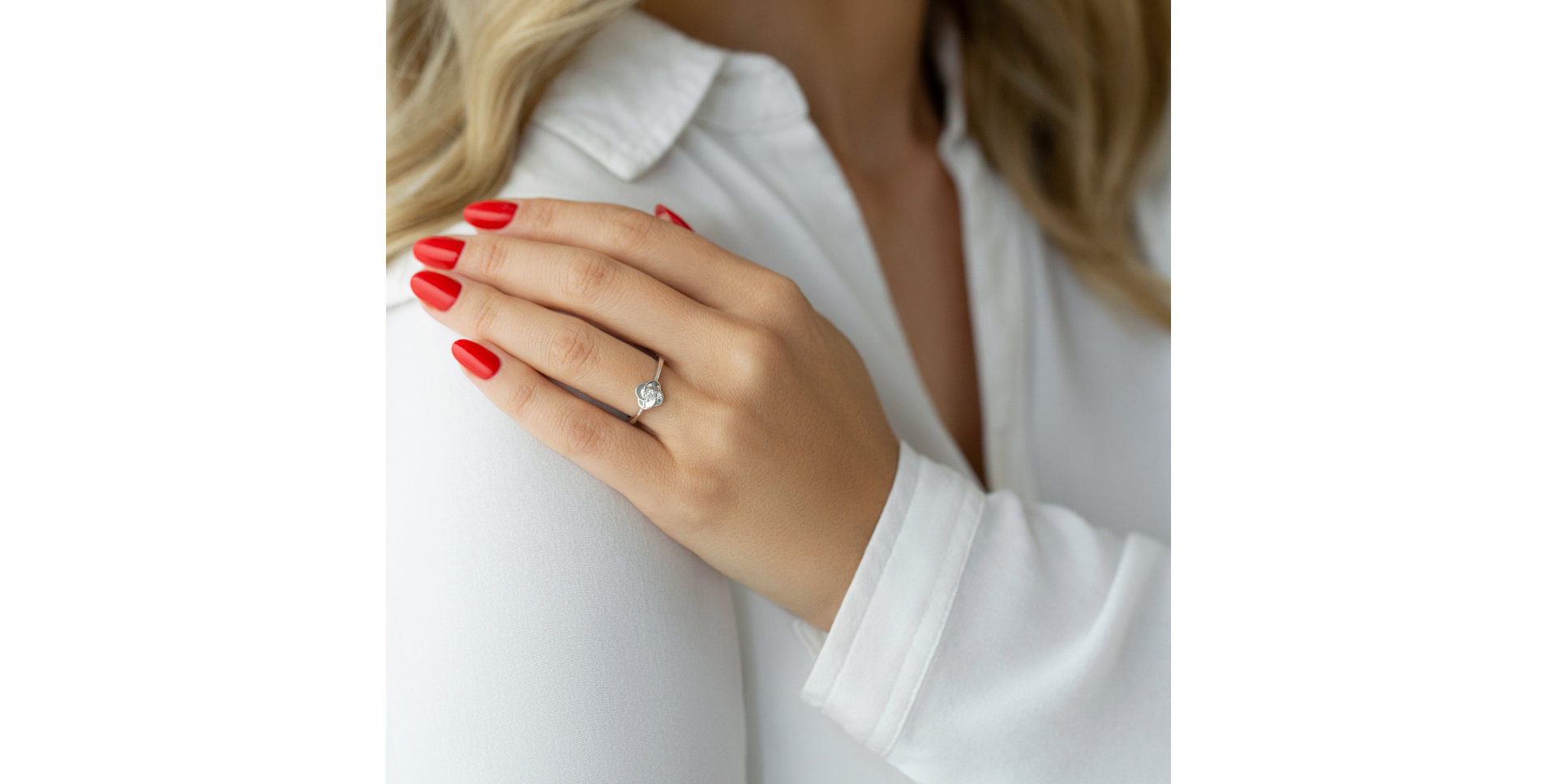 Prsten s diamantem Faith Flower