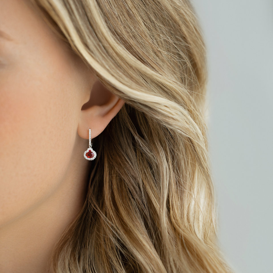 Náušnice s rubínem a diamanty Red Hope