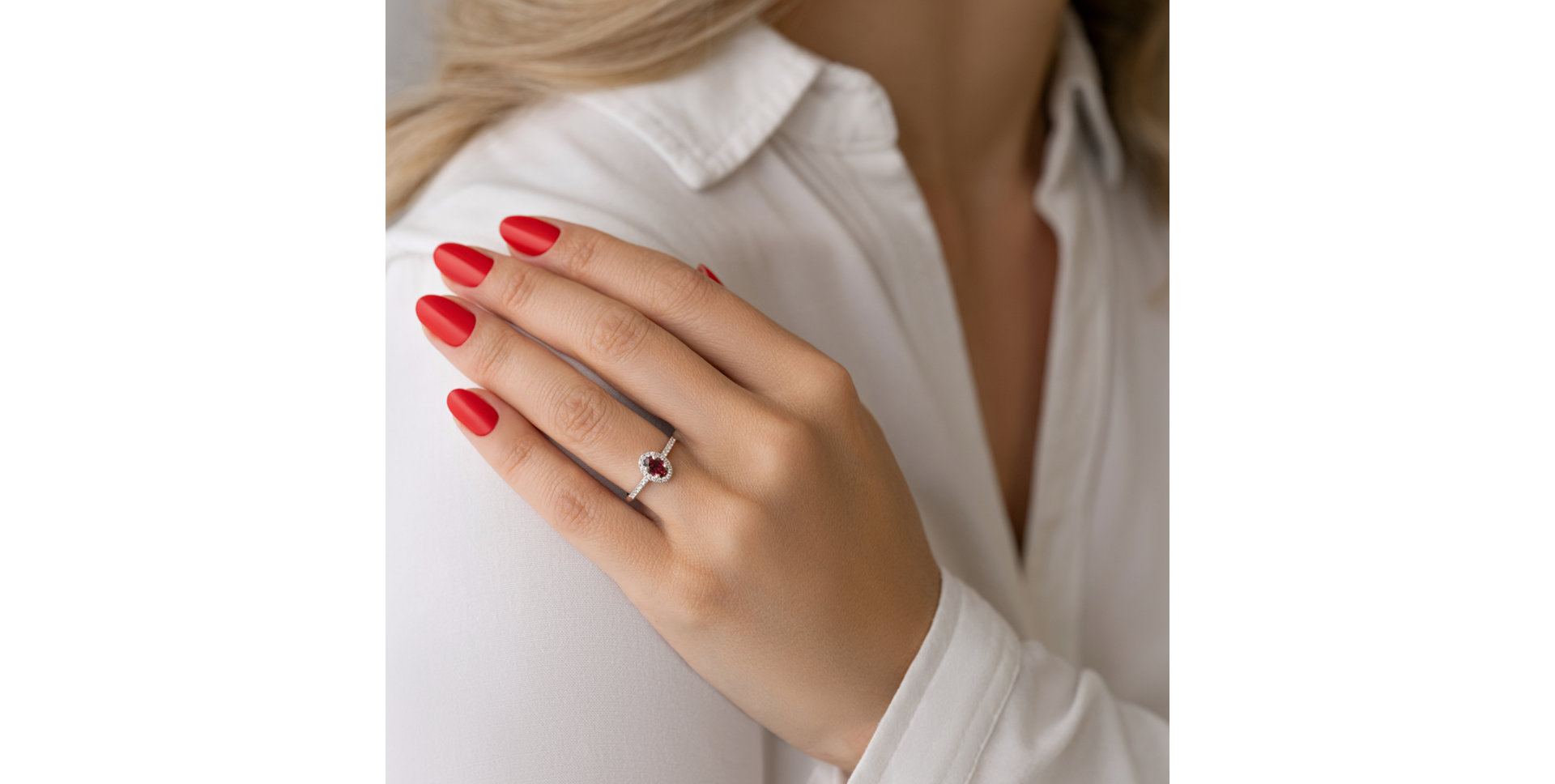 Prsten s safírem a diamanty Sintharia