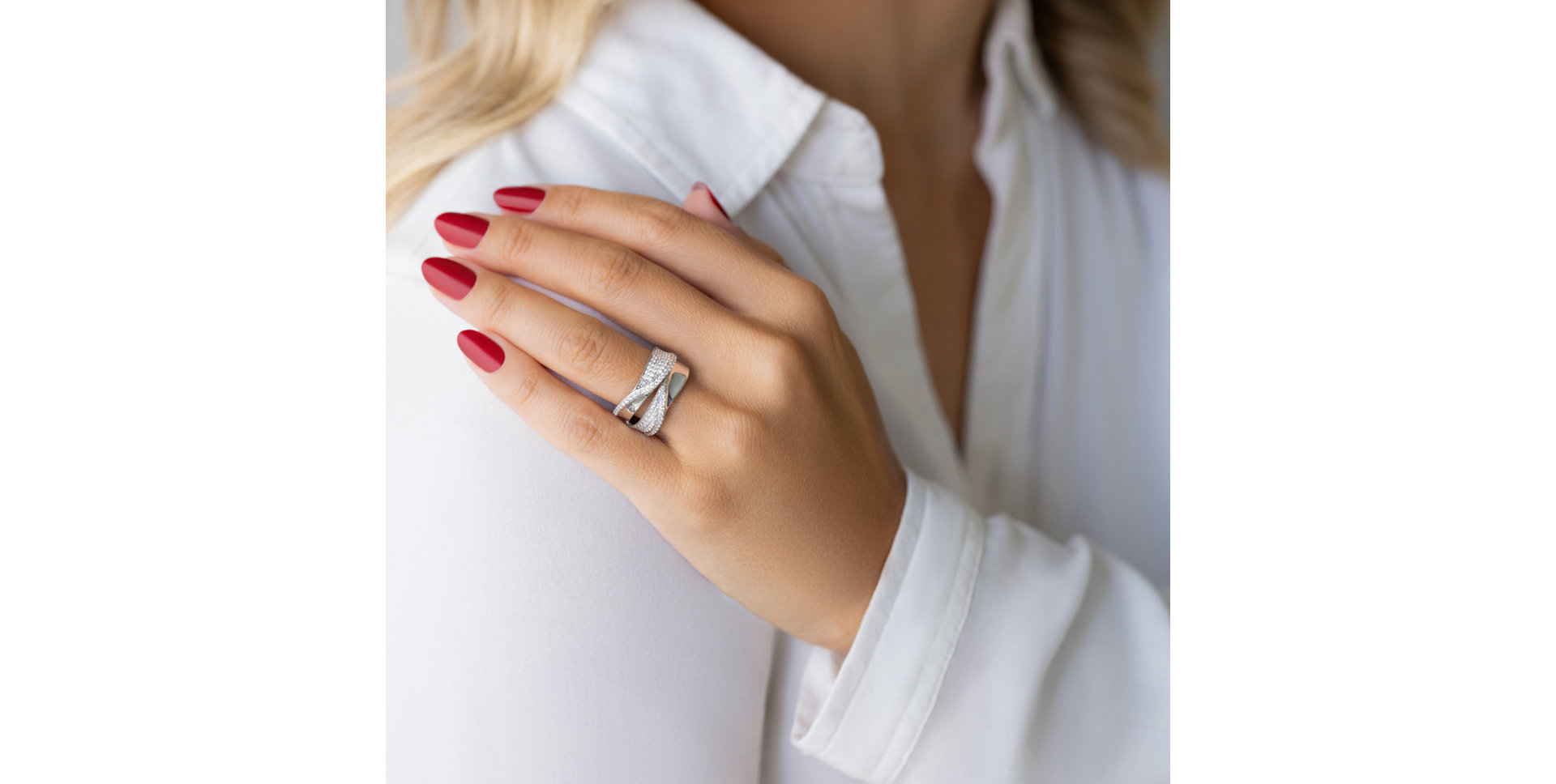 Prsten s diamanty Classy Embrace