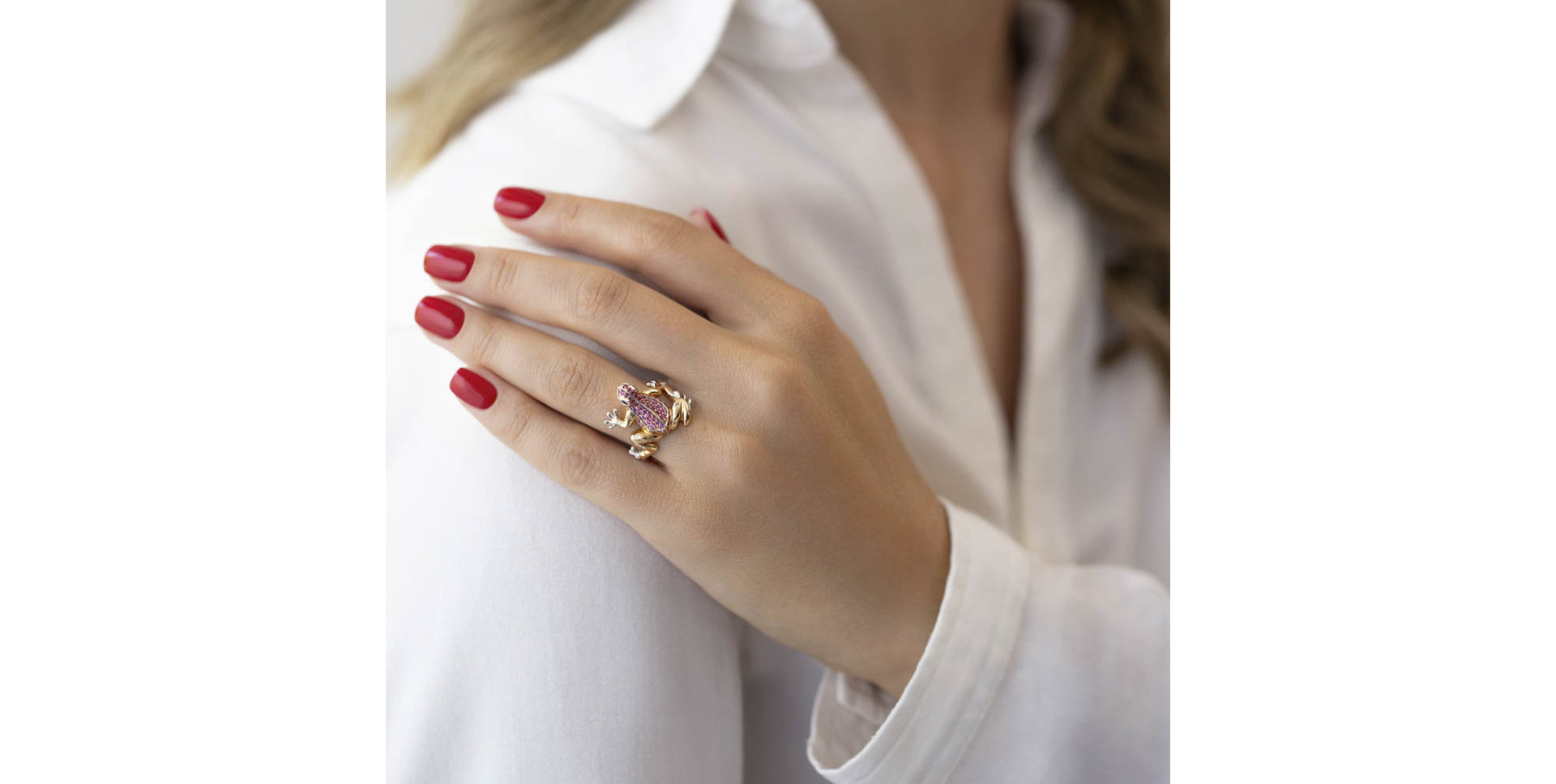 Prsten s hnědými diamanty, safíry a granáty Fairytale Frog