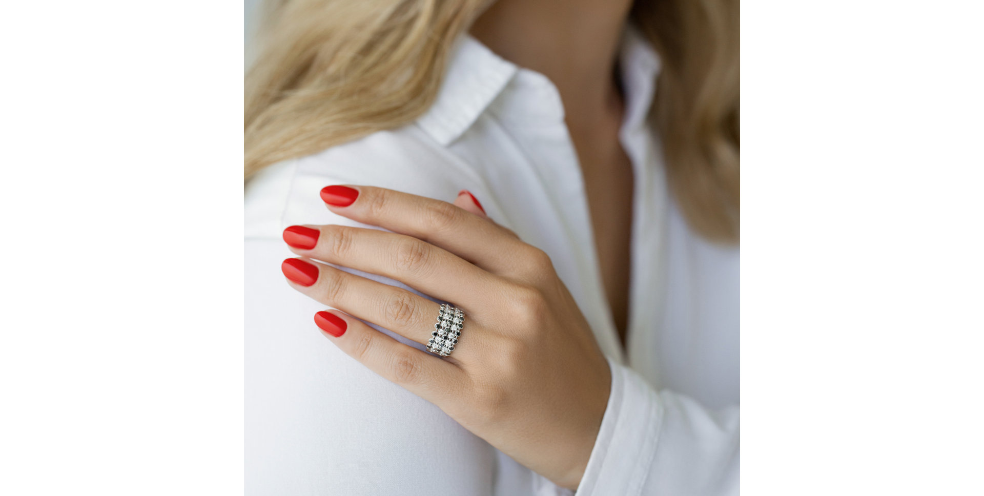 Prsten s černými a bílými diamanty Marvel Mosaic