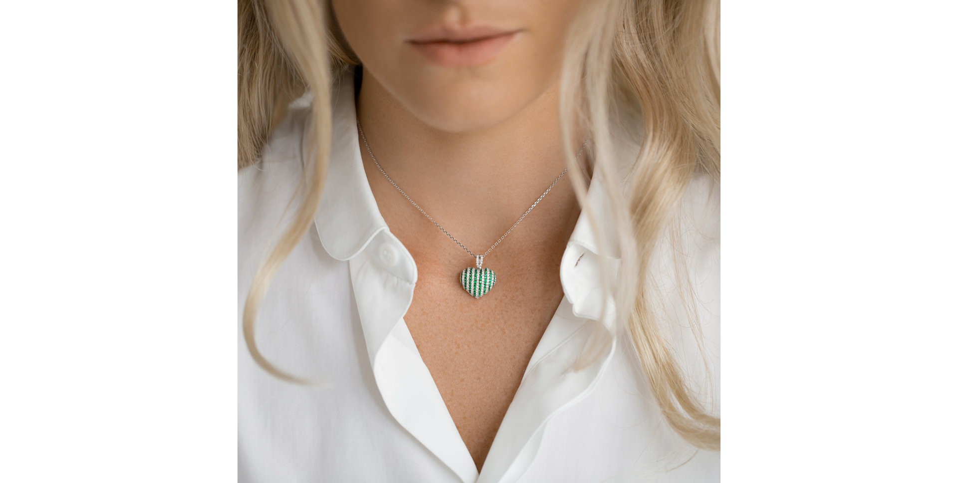 Přívěs s diamanty a smaragdy Love Passion