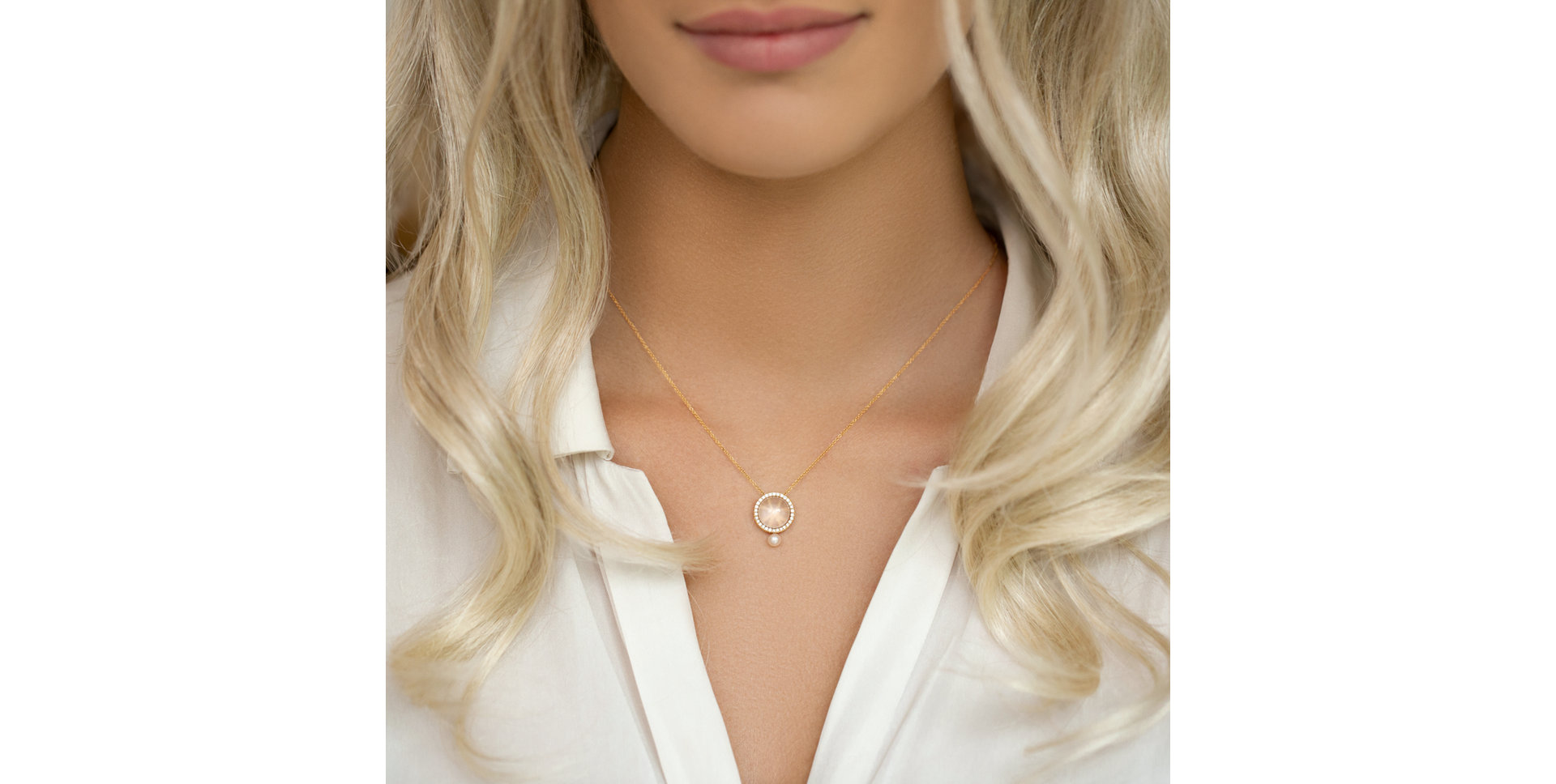 Náhrdelník s diamanty, růženínem a perlou Aerwyna