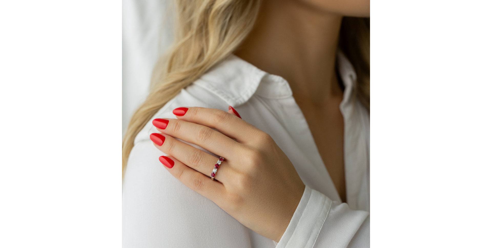 Prsten s diamanty a rubíny Opheliara