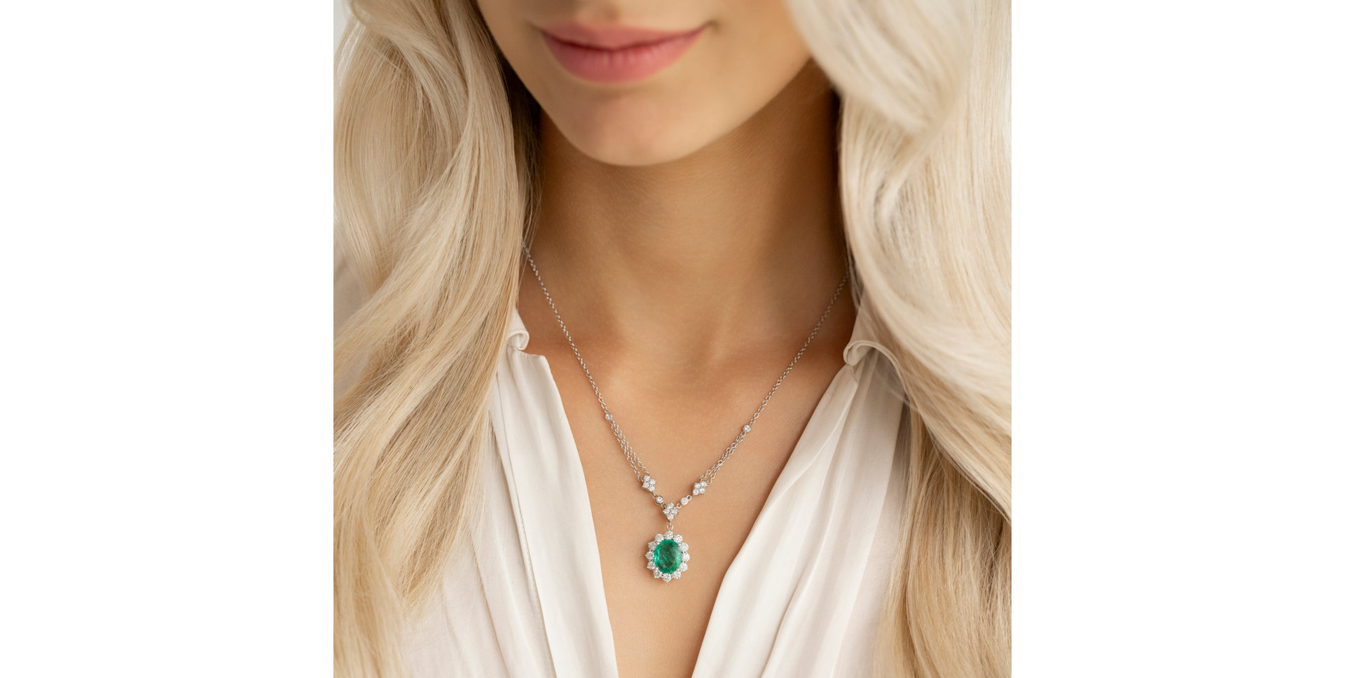 Náhrdelník se smaragdem a diamanty Divine Goddess