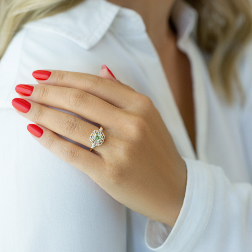 Prsten s bílými a zelenými diamanty Fascinating Countess