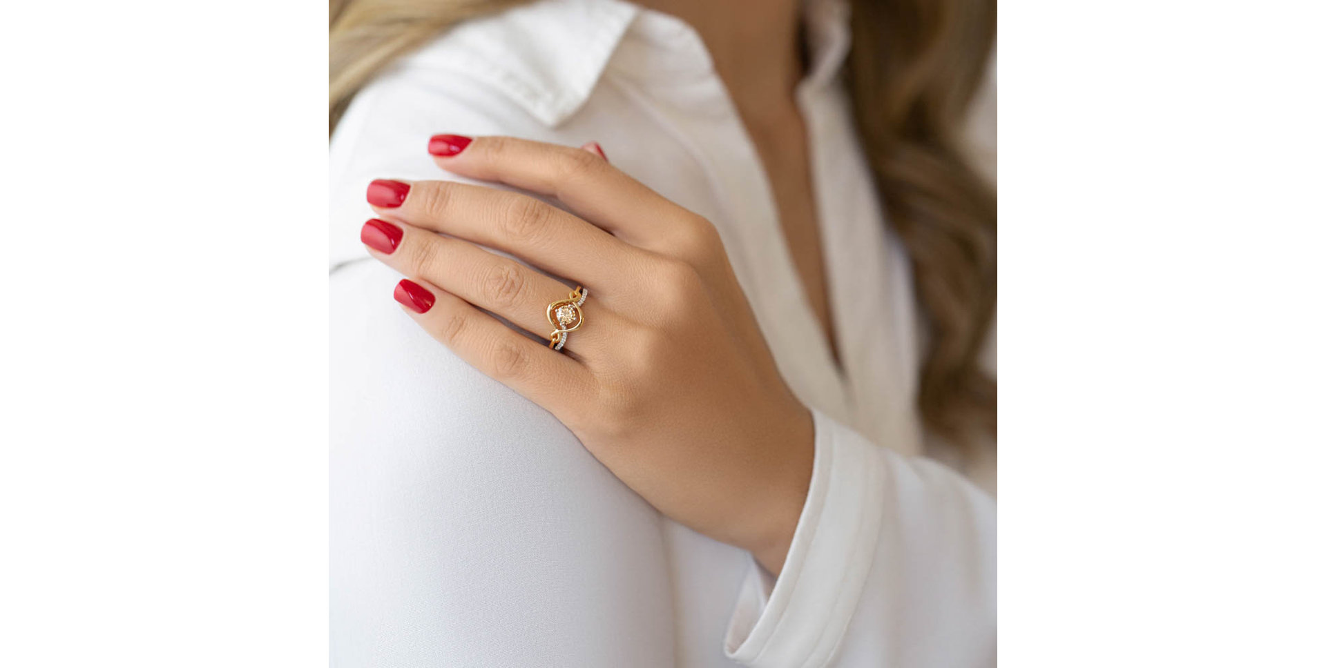 Prsten s bílými a hnědými diamanty Sarai