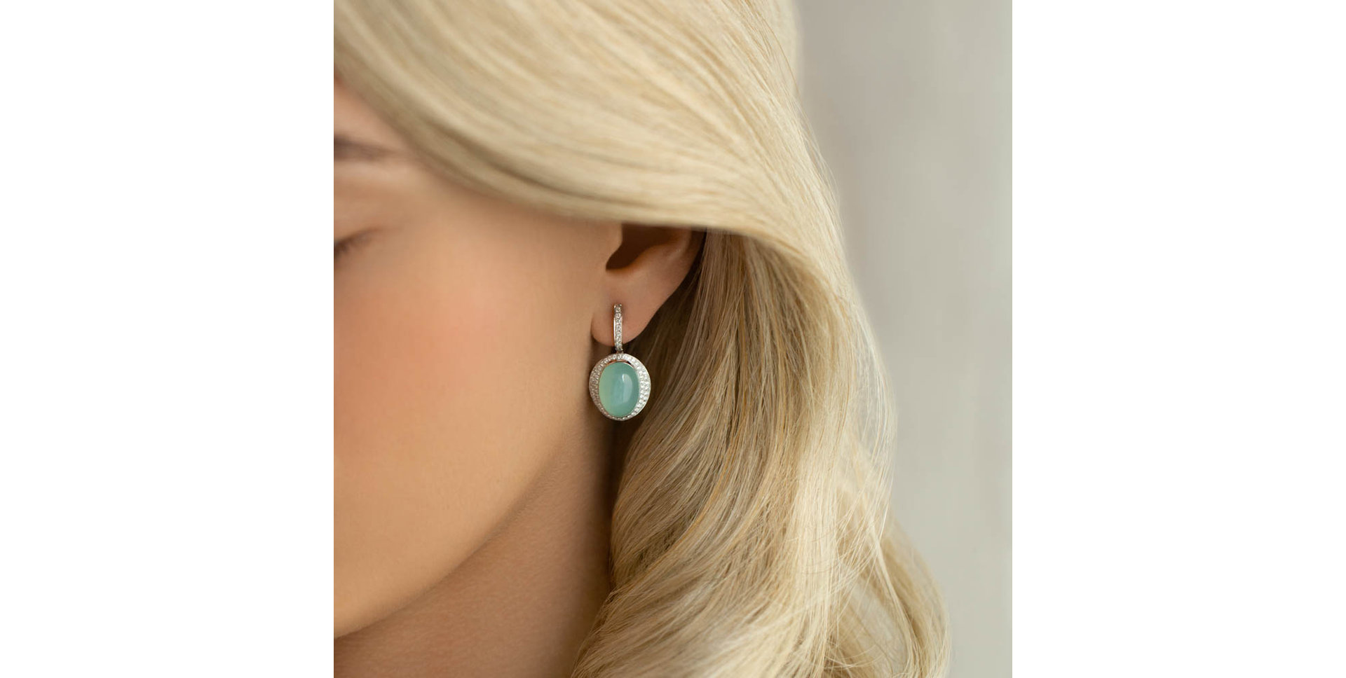 Náušnice s chalcedonem a diamanty Endless Bloom