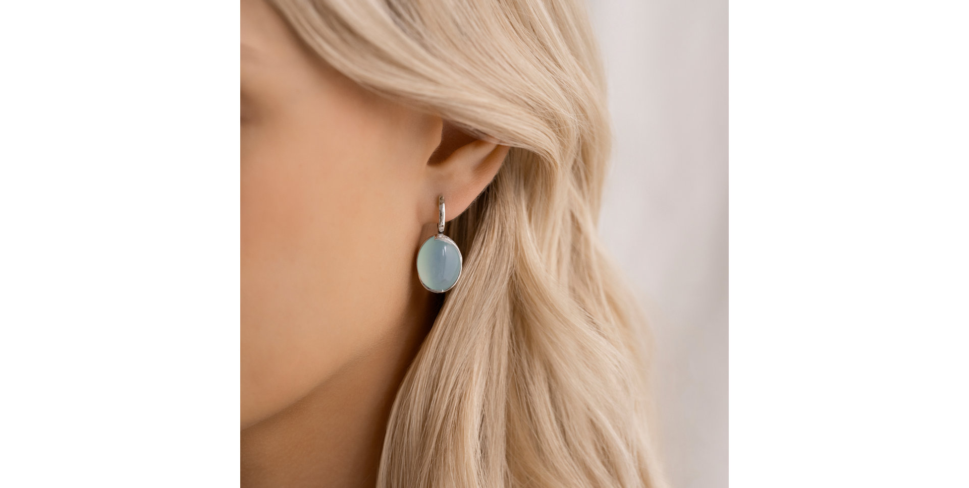 Náušnice s chalcedonem a diamanty Elegance Petal