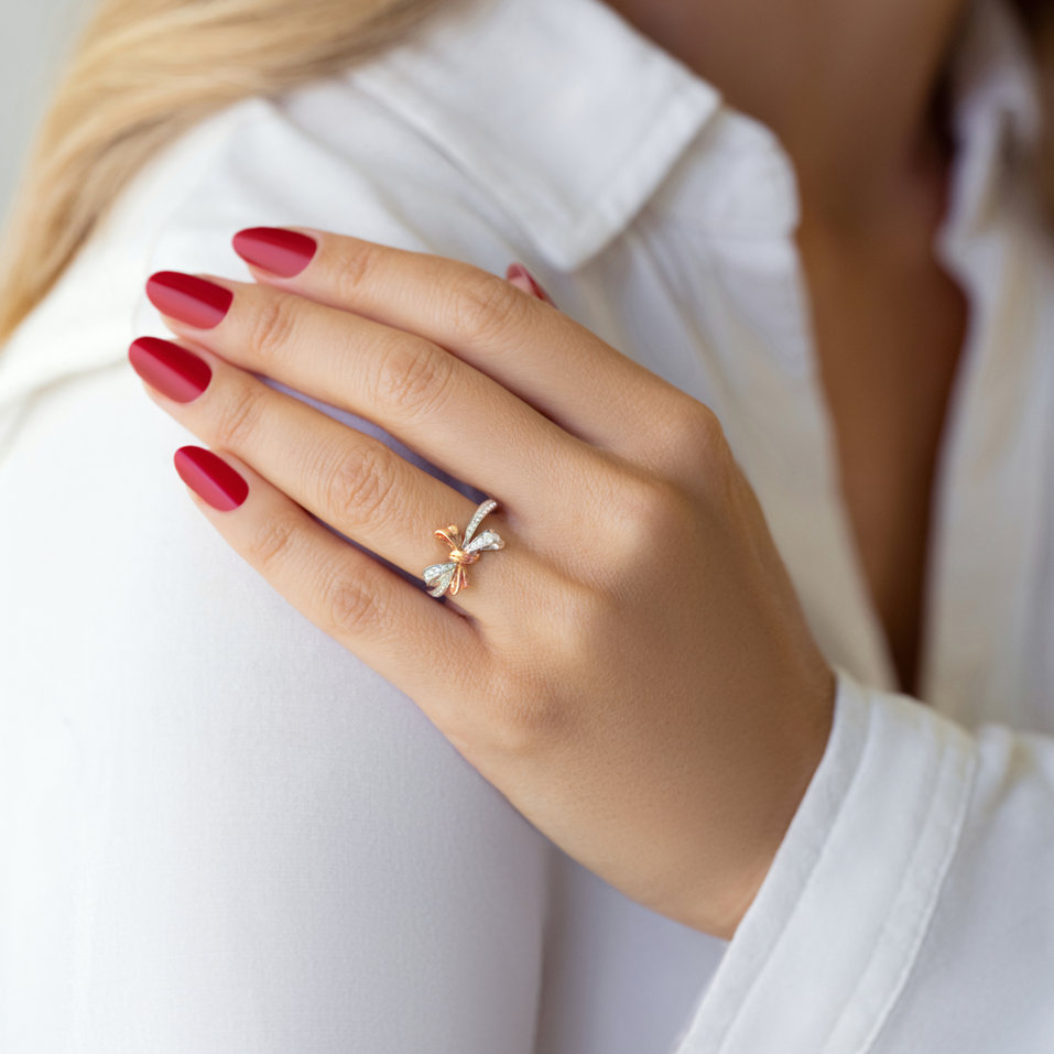 Prsten s diamanty Lovely Bow