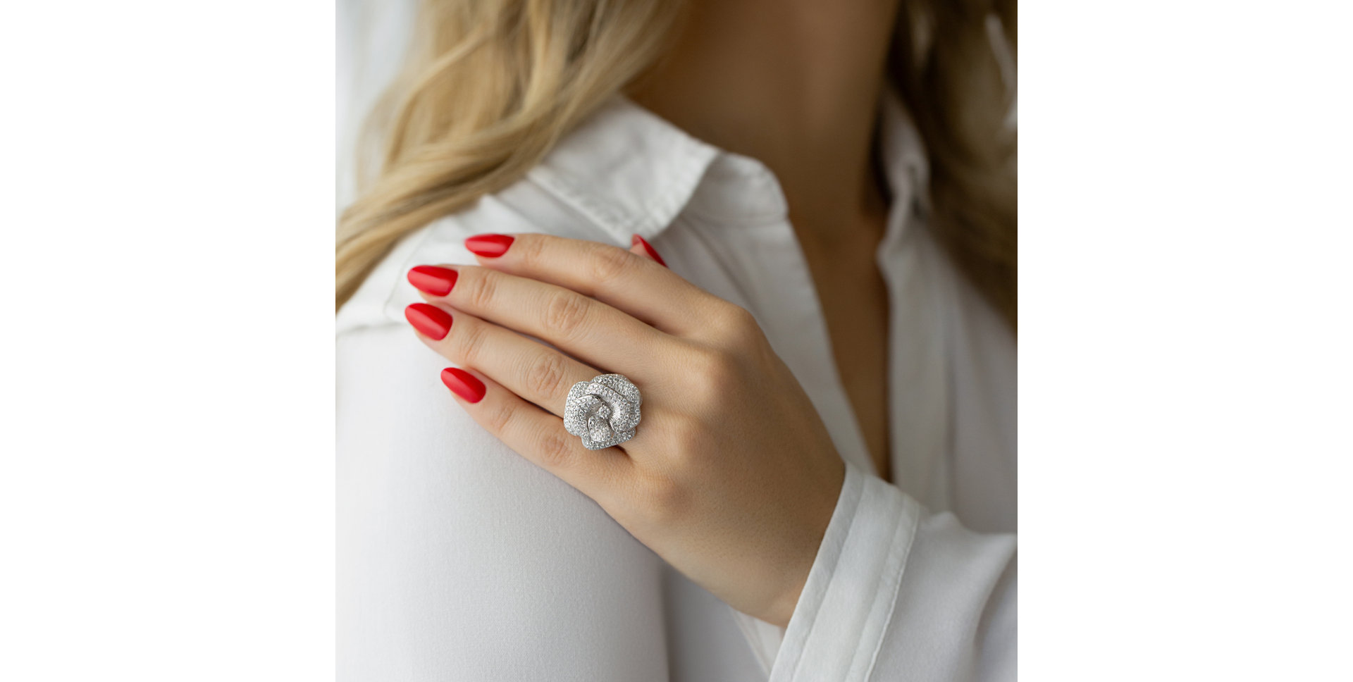 Prsten s diamanty Flowing Flower