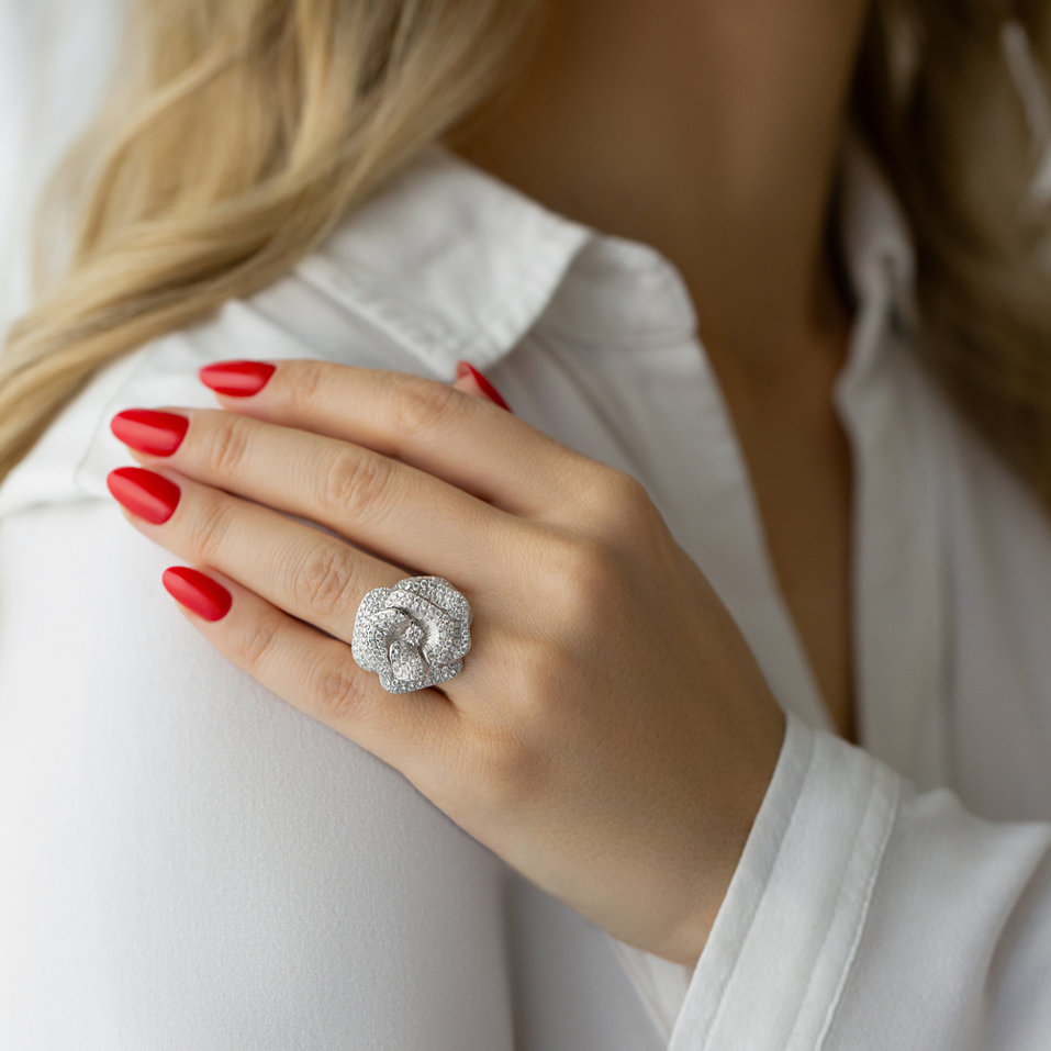 Prsten s diamanty Flowing Flower