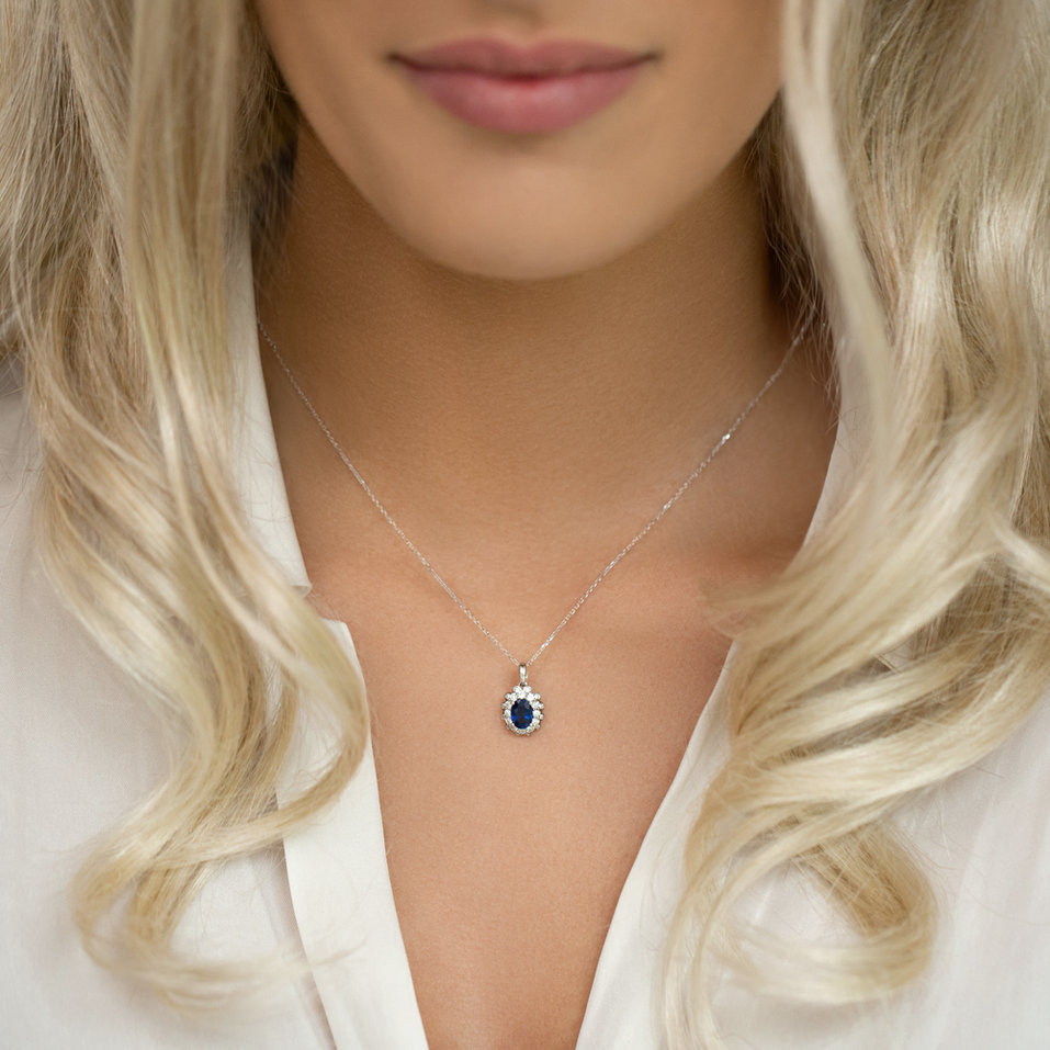 Přívěs se safírem a diamanty Lady Magnificence