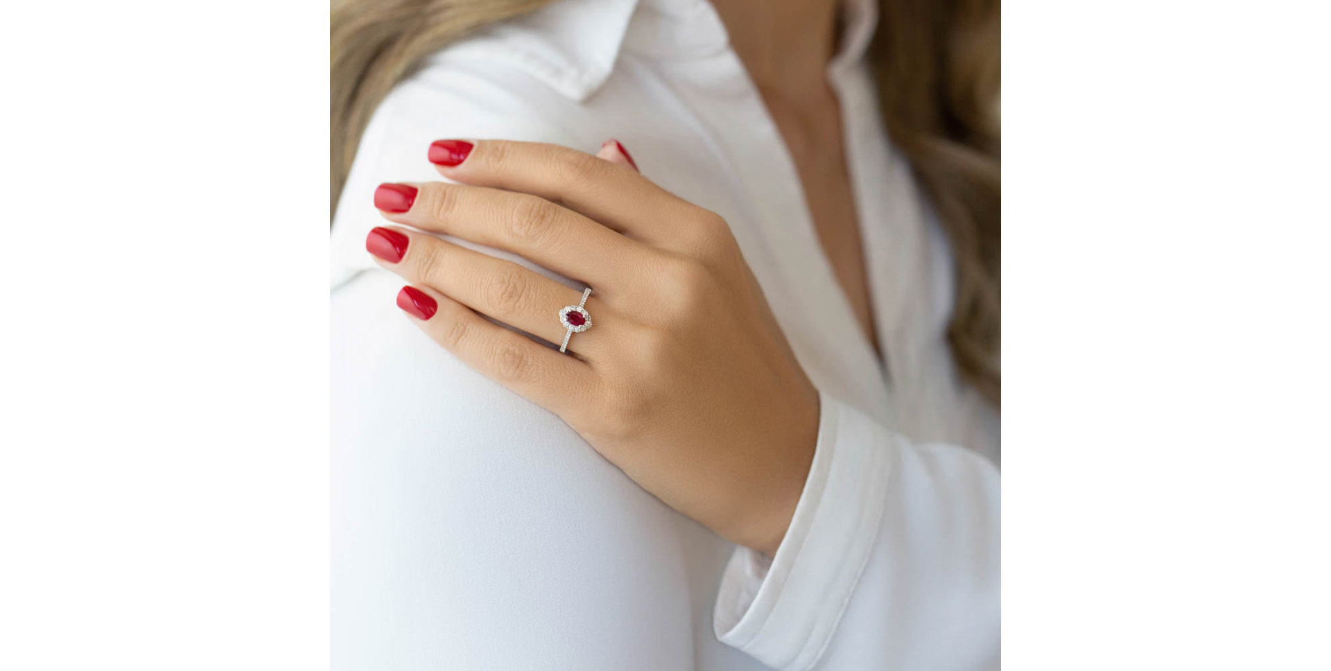 Prsten s rubínem a diamanty Larabel