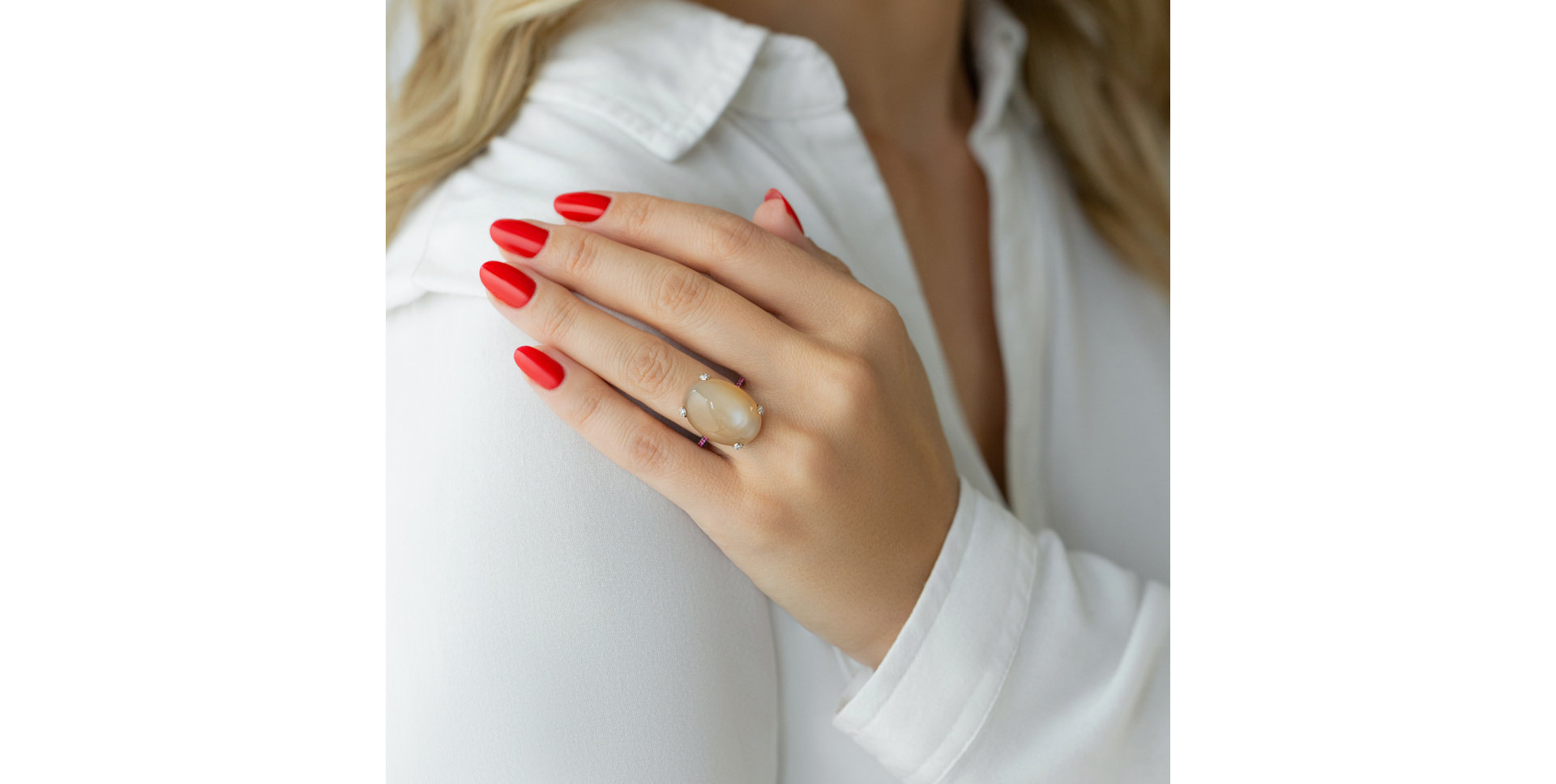 Prsten s diamanty,rubíny a měsíčním kamenem Noble Gem