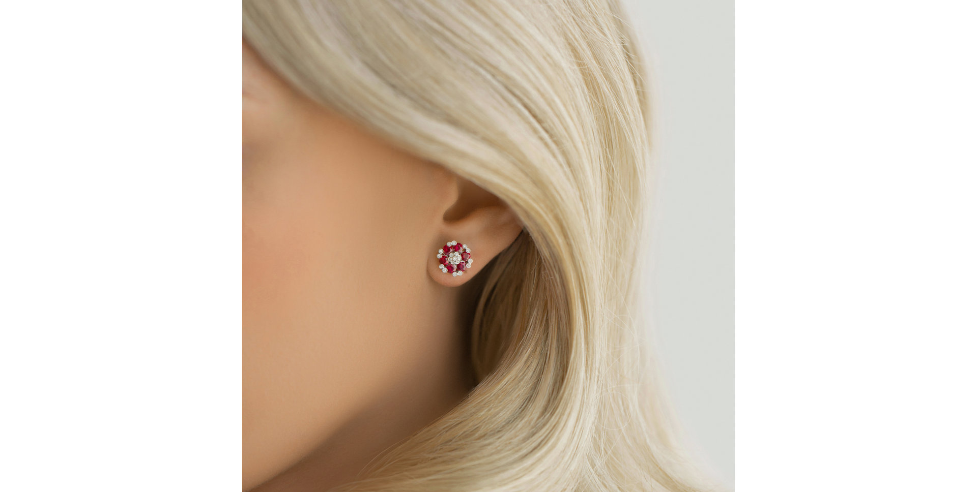 Náušnice s diamanty a safíry The Ruby Garden