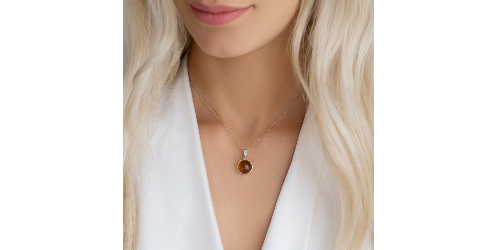 Přívěs s chalcedonem a diamanty Fairy Blossom