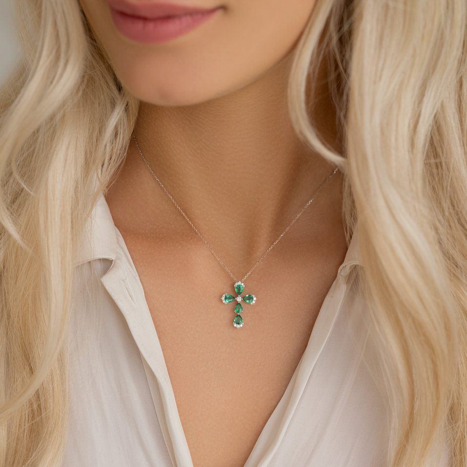 Přívěs s diamanty a safíry Temptation Cross